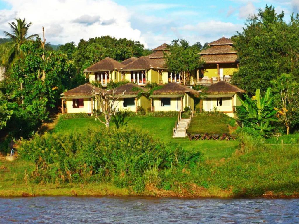Him Naam Pai Resort Bagian luar foto