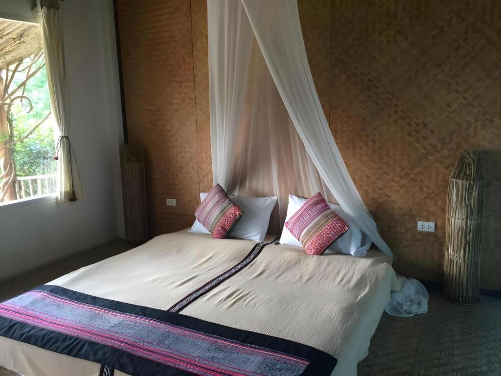 Him Naam Pai Resort Bagian luar foto